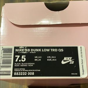 Nike SB Dunk Low - Pigeon